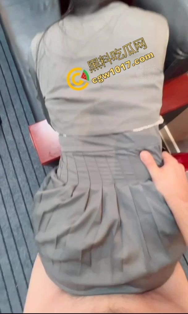 越南宁平海后校领导办公室淫乱大揭秘:校长与众美女狂野博弈!性爱视频曝光,校园内春光无限,道德沦丧!