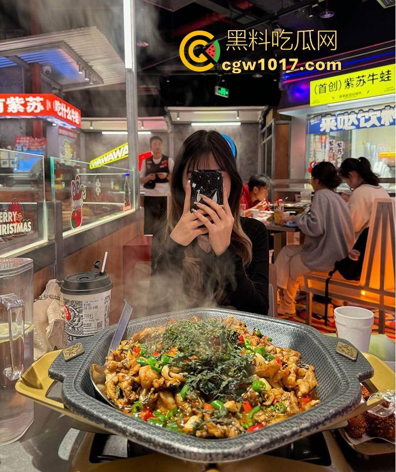 网恋奔现邂逅吞精小妖精【江奕恩】从线上甜蜜到线下开战一步步调教，穿吊带黑丝戴项圈，各种姿势玩到高潮迭起！