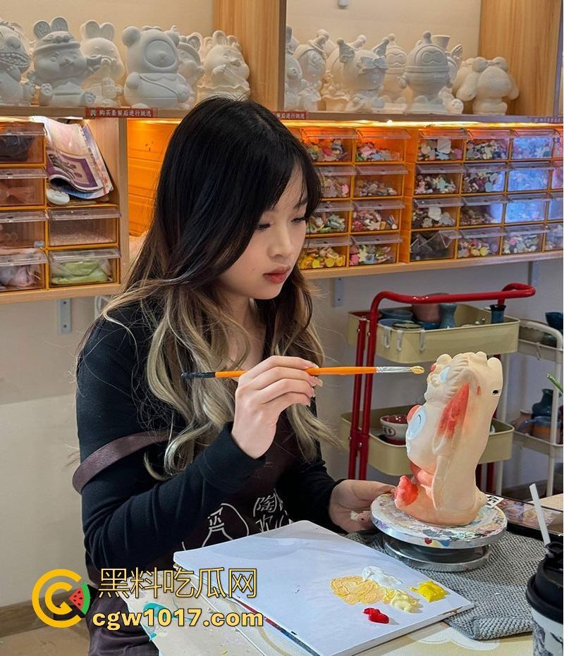 网恋奔现邂逅吞精小妖精【江奕恩】从线上甜蜜到线下开战一步步调教,穿吊带黑丝戴项圈,各种姿势玩到高潮迭起!