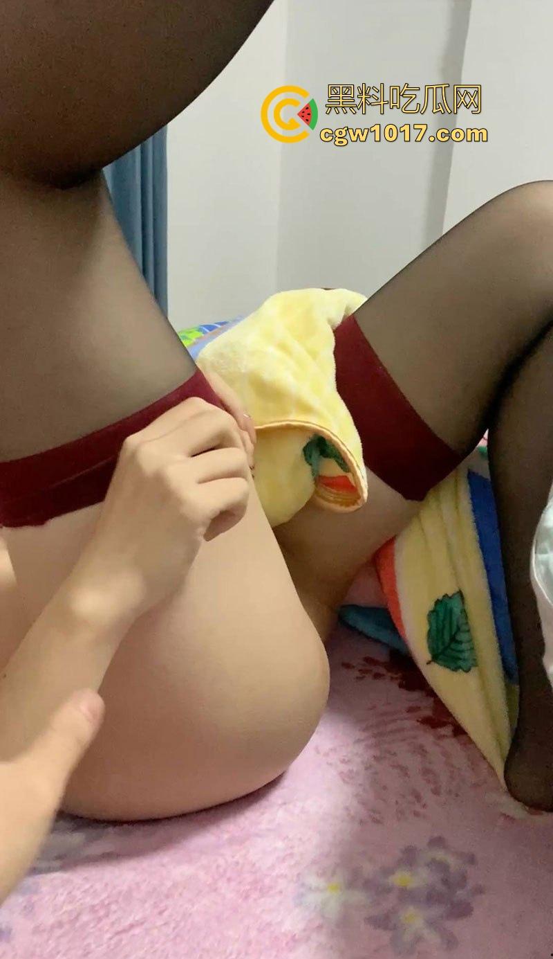 网恋奔现邂逅吞精小妖精【江奕恩】从线上甜蜜到线下开战一步步调教,穿吊带黑丝戴项圈,各种姿势玩到高潮迭起!