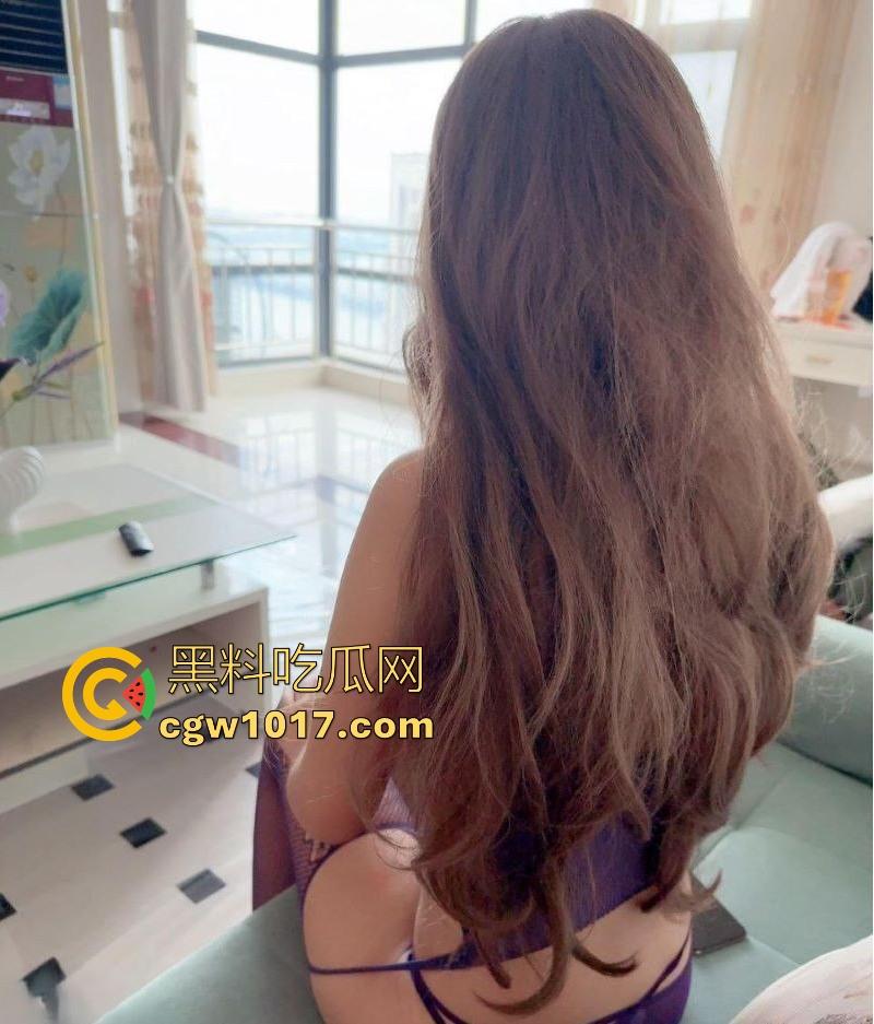 顶级肥臀尤物,紫色吊带丝袜姐姐的性感诱惑!沙发上无套猛插,女上骑乘狂摇,精液喷溅狂泄!