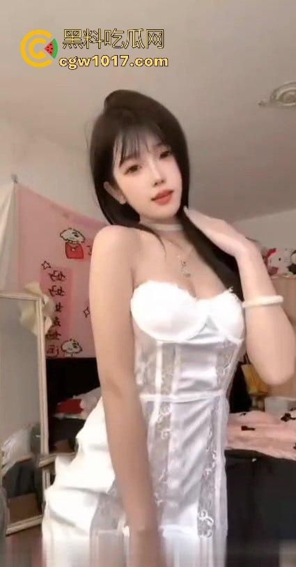 极品身材网黄博主【乖乖】自慰福利曝光,瘦美巨乳福利姬,黑丝蕾边骚舞点爆全场,粉嫩美穴被跳蛋填满,太顶了!