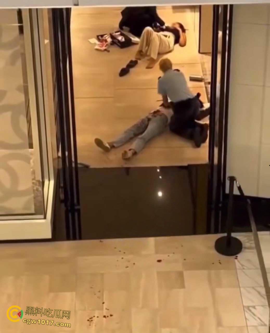 澳大利亚悉尼购物广场，发生无差别持刀砍人事件，网传现场30多人被刺，商场都是尸体多人死亡 ！