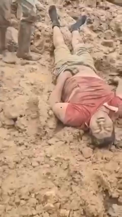 惊天摄魄!非洲刚果铜矿场坍塌惨剧:80人惨被活埋葬身矿场,挖掘机疯狂清尸,尸骨遍野!