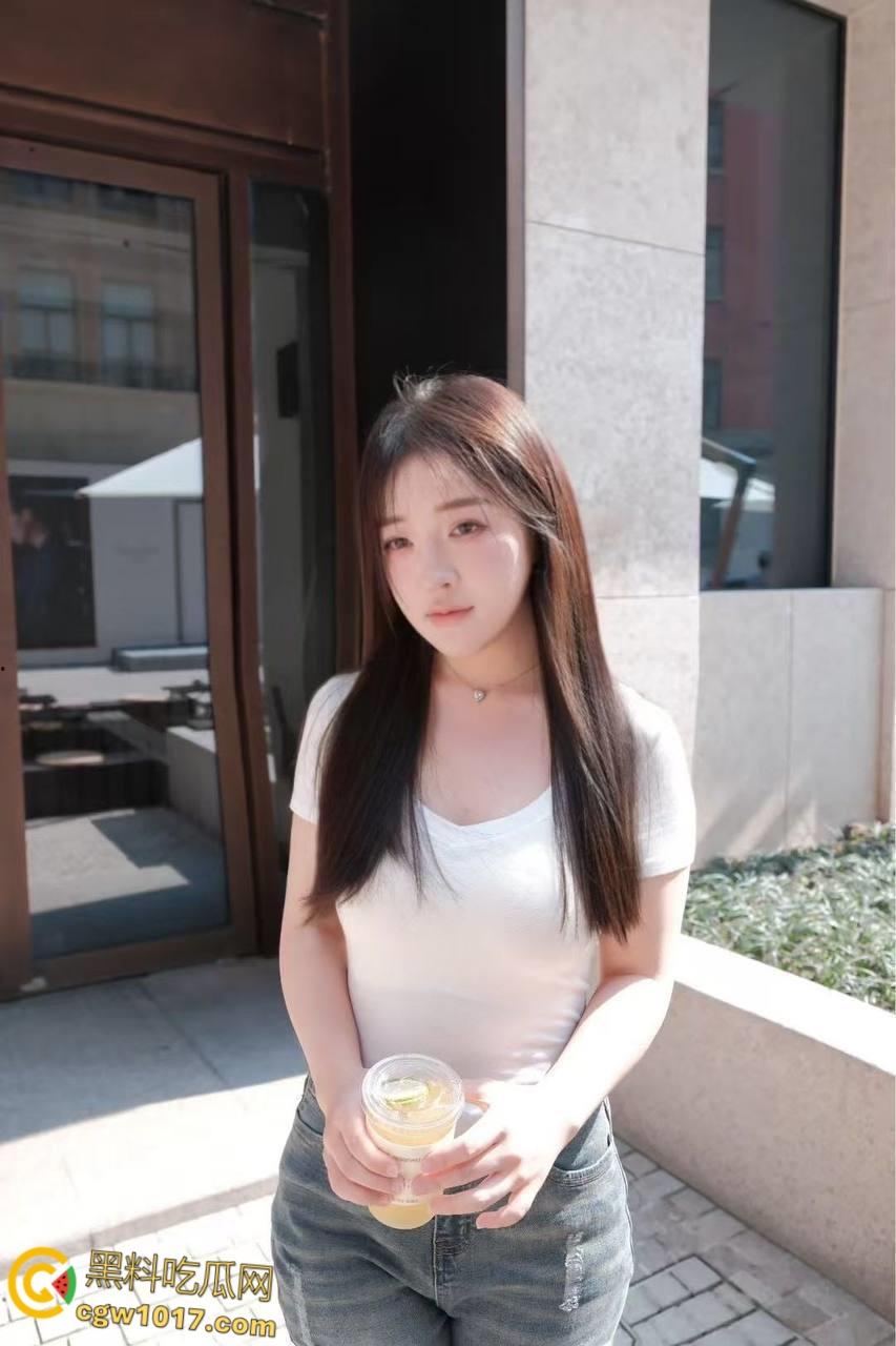 河北工程大学母狗【段欣然】，小情侣酒店露脸自拍，情趣红丝袜口交榨精，白嫩娇躯被后入猛草！