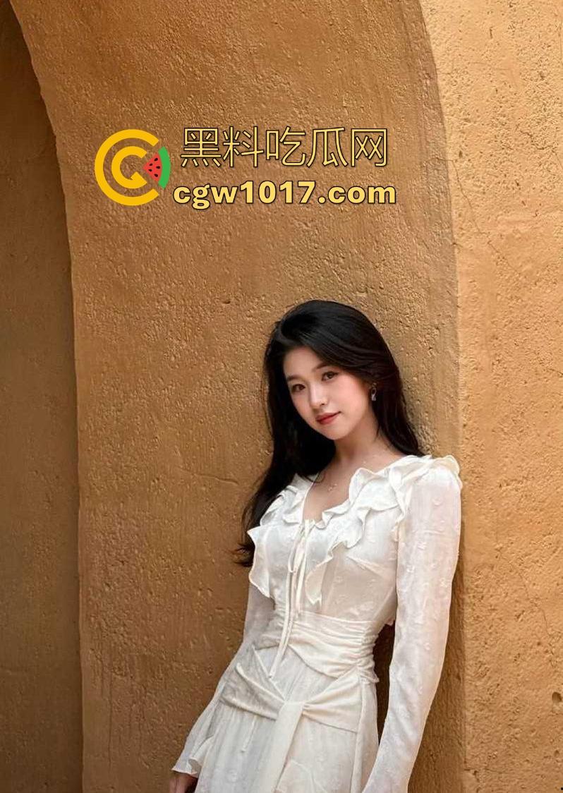 武汉大学流行音乐系【李晓语】为达目的陪睡娱乐圈大佬,敏感娇躯遭暴操爽到颤抖,曾经的高傲女神沦为了舔舐母狗!