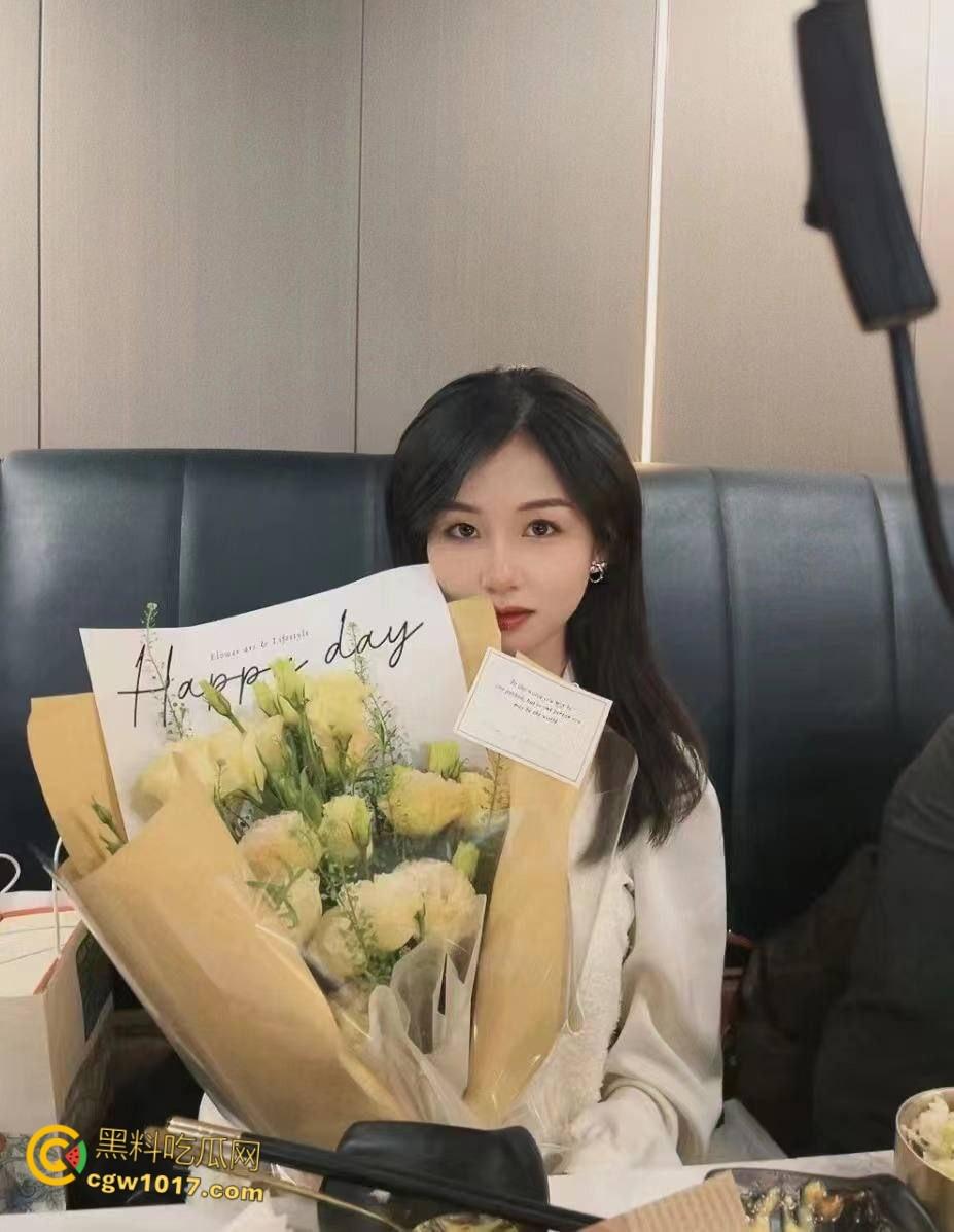 洛阳正仁教育集团【昌梦甜】,婚前出轨被炮友拍下不雅视频,假屌跳蛋玩弄骚穴,大尺度聊天记录无比辣眼!