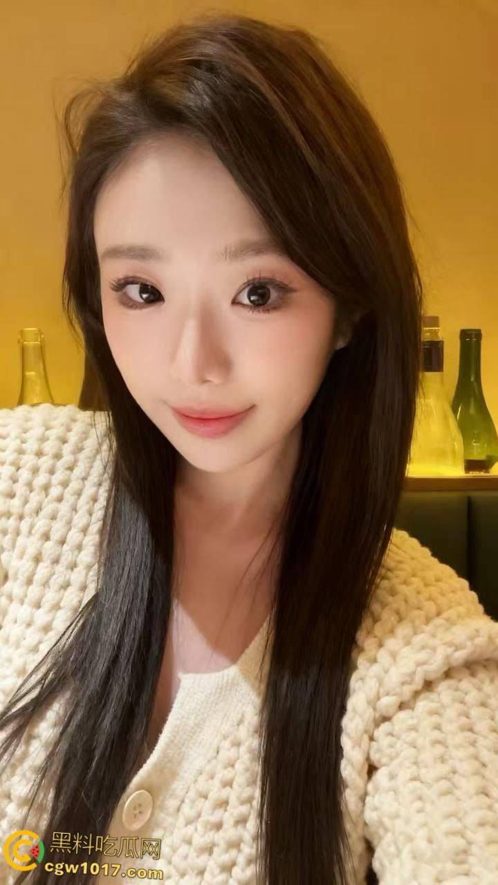 和多巴胺女儿乱逛，看着性感的女儿精虫上脑，带到废旧烂尾楼露出口交，抬起美腿后入猛猛抽插 ！