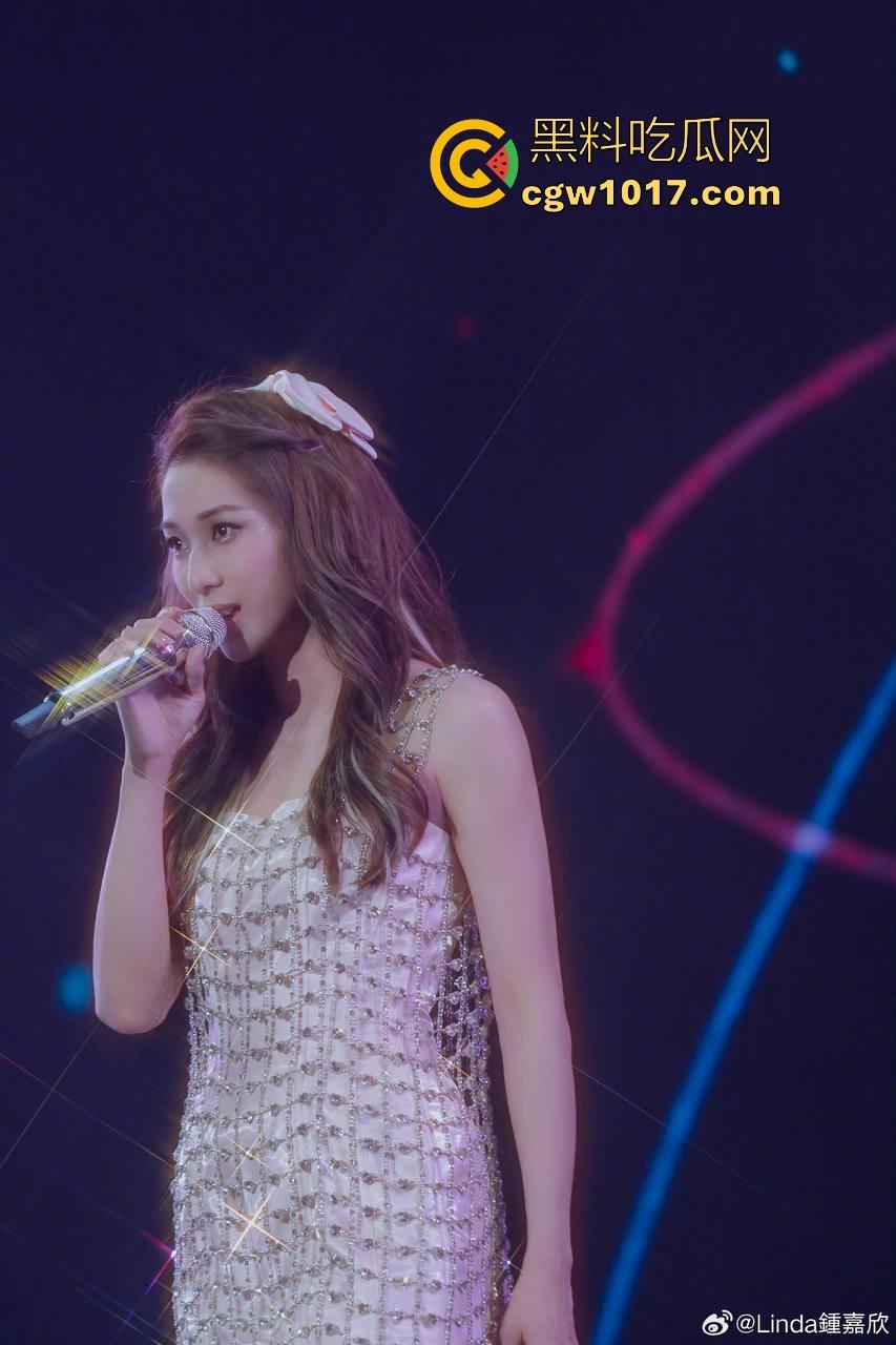 香港TVB女演员好彩妹【钟嘉欣】曝光老公【Jeremy】婚内出轨视频,童年女神为夫淡出竟遭背叛令人惋惜!