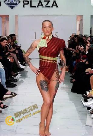 激情荷兰时尚展:裸露模特颠覆眼球,薄纱飘舞间激情四射,色情与高雅交相辉映,撩人心弦!