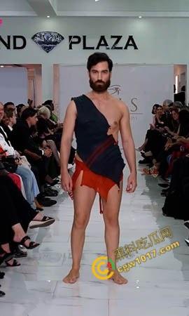 激情荷兰时尚展:裸露模特颠覆眼球,薄纱飘舞间激情四射,色情与高雅交相辉映,撩人心弦!