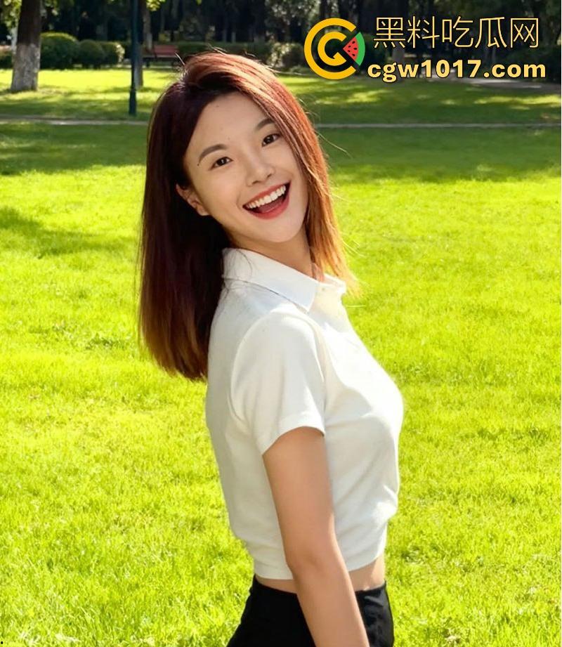 广州电商白领【魏文然】婚内出轨,良家少妇性瘾极强 ,露脸被暴操爽到浪叫震天,从职场精英到私下放荡!