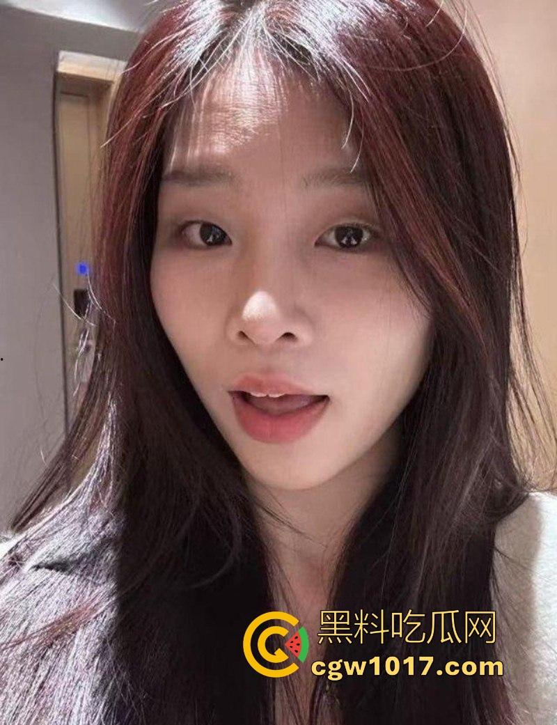 广东工业大学淫荡学姐【温语】在线自慰勾引!脸穴同框扣穴自慰翻白眼,天生炮架母狗,渴望大屌猛插浇灭饥渴欲火!