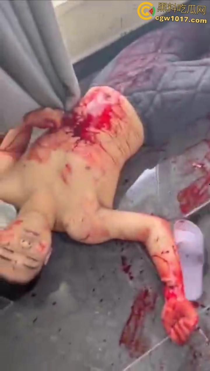 吉林长春万达公寓血案，快手甜妹带头挑衅，冲进房间双人捅死 一死一抢救无效，房间鲜血四溅恐怖至极！