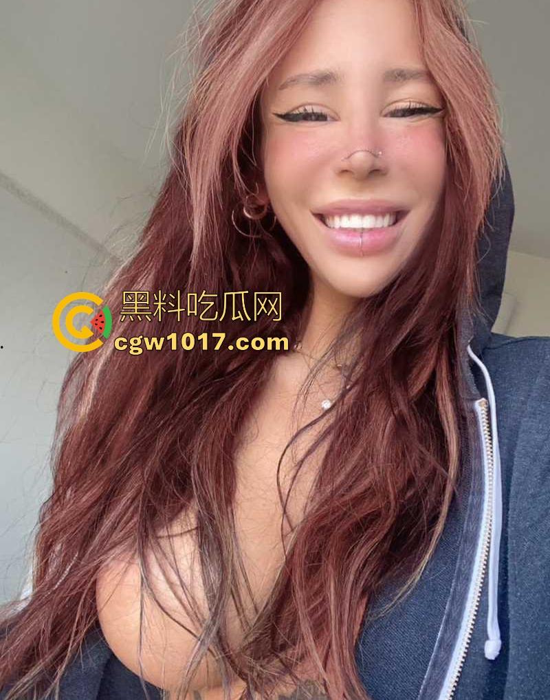 外网巨乳福利姬【AlexisMucci】最新作品流出，G杯大奶魔鬼身材，扭腰摆臀粗黑假屌自慰，真想冲屏狂操！