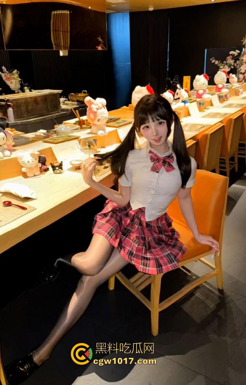 抖音顶级高颜值福利姬【魔人布欧】极品女神定制私拍,性感御姐丝袜诱惑,巨乳晃荡淫荡又反差,简直是视觉盛宴!