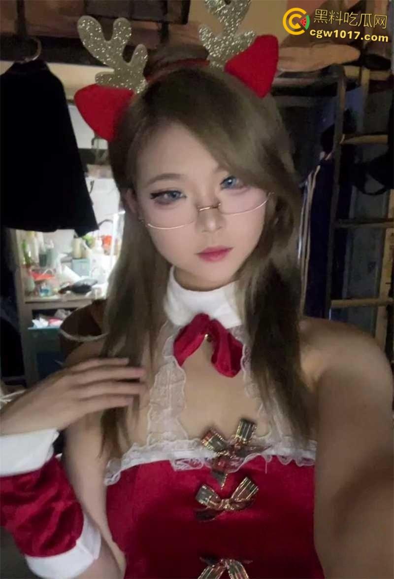 清纯学妹网黄【超级困】,顶级稚感神颜尤物,白衬黑丝摇奶狂舞,全裸漏乳掰穴挑逗,淫骚抠弄自慰狂摇 !