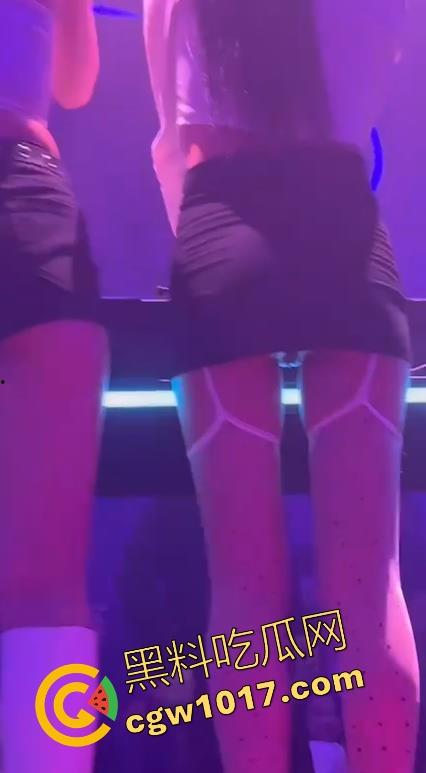 广州夜店女DJ真空打碟!不穿内裤上阵,边打碟边流淫水,收场时还随机挑选忠实听众酒店啪啪,难怪这么酒吧求着她去!