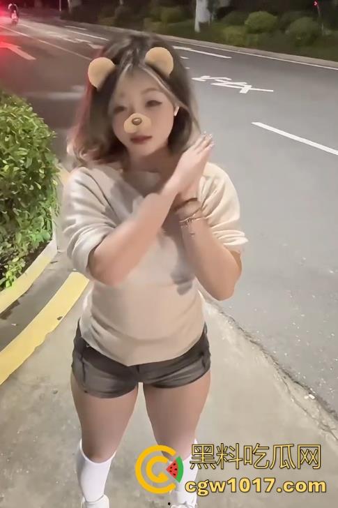 黑龙江工业大学微胖学妹【李志怡】少则三天一战,多则一天五炮,被圈内人公认的榨精女王,呻吟淫荡程度如麻豆女主!