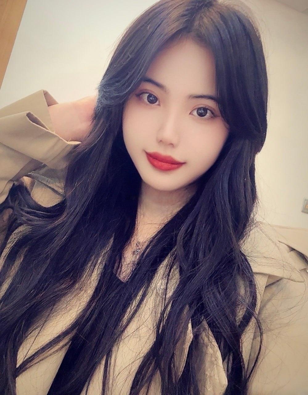 广西清纯嫩妹【何少雪】,为帮渣男还赌债签下裸贷,站立撒尿掰逼自慰,不料被骗输光跑路,被债主怒爆私拍!