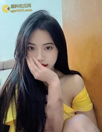 广西清纯嫩妹【何少雪】,为帮渣男还赌债签下裸贷,站立撒尿掰逼自慰,不料被骗输光跑路,被债主怒爆私拍!