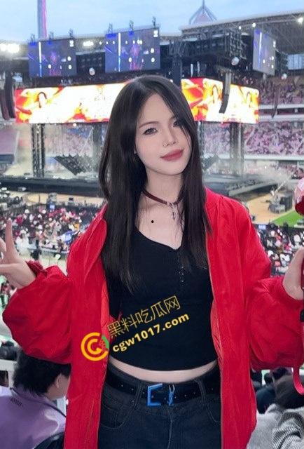 猛捅金融艳女！银行职员升职秘籍：深喉巨棒，翘臀翻滚，领导狂插爆鸡，人前淑女人后荡妇，极致淫乱视频曝光！