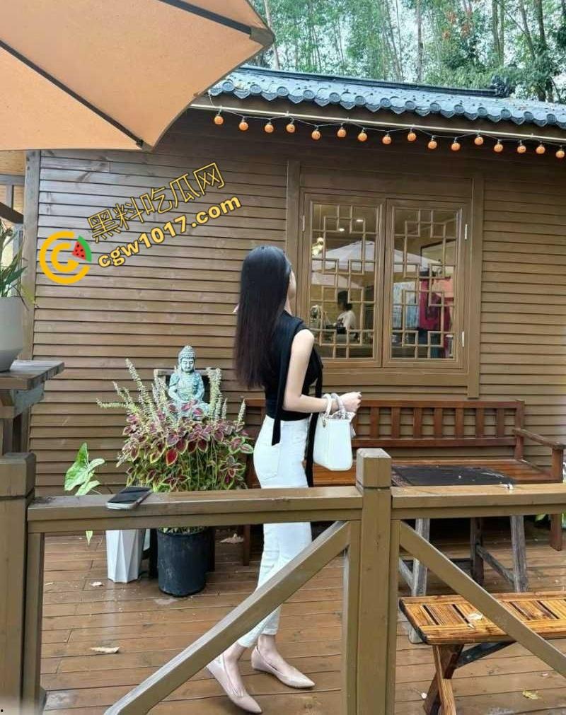 贵州人妻【陈嘉怡】肉欲视频曝光全网，肥臀乱颤奶波荡漾，春情迷离浪叫不断，粗屌深入湿穴狂操，欲火熊熊燃遍网络