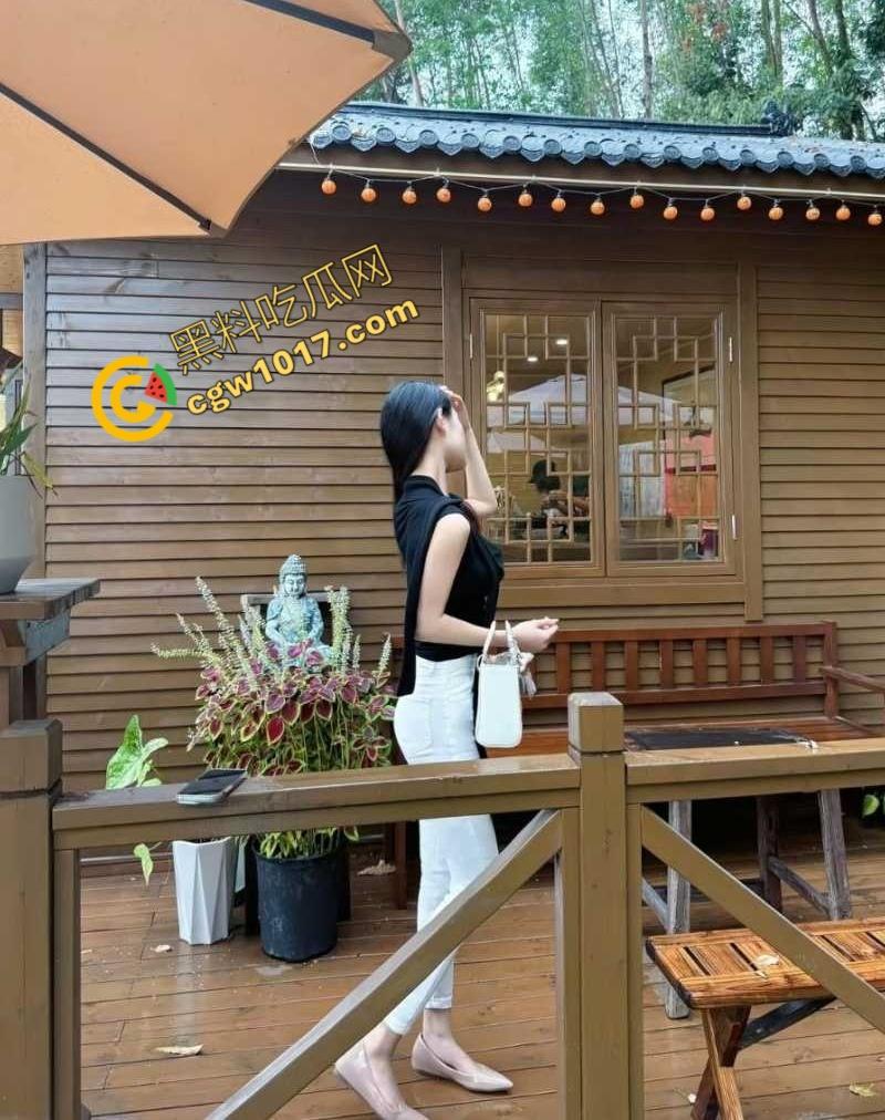 贵州人妻【陈嘉怡】肉欲视频曝光全网，肥臀乱颤奶波荡漾，春情迷离浪叫不断，粗屌深入湿穴狂操，欲火熊熊燃遍网络