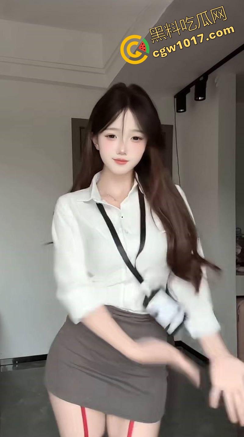 快手清纯网红【汤圆可甜了】定制福利曝光，反差巨乳全裸热舞，蕾丝内裤里嫩鲍若隐若现，甜妹秒变骚逼！