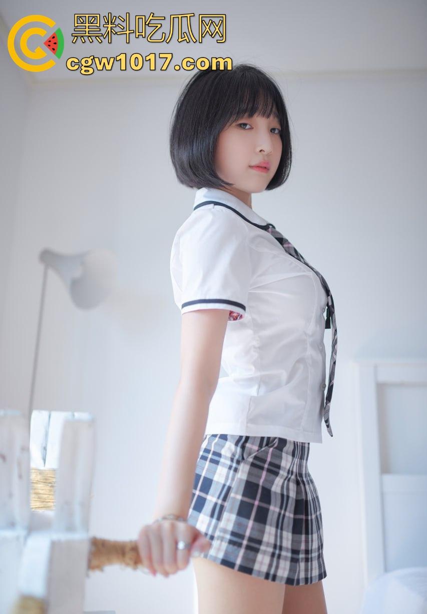 湖南师范大学宿舍角落小情侣偷情,我扣你的逼 你撸我的鸡,激情四射啊!熟悉的角落,熟悉的人,熟悉的动作!