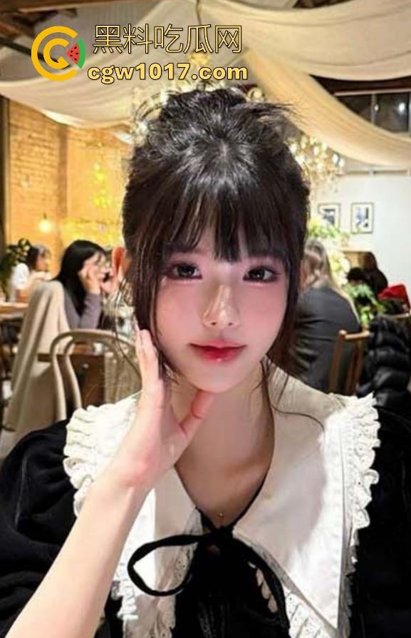 诱骗单纯女儿做爱,多姿势调教女儿嫩逼特写,扇耳光羞辱,我就知道她是个可以调教的抖M炮架!