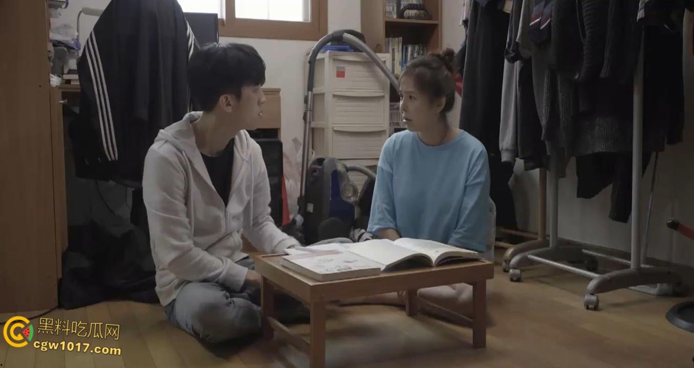 韩国三级伦理《 课外的回忆》中文字幕，受过富婆凌辱的男人，艳遇暗恋自己的女学生，男主该如何选择呢？