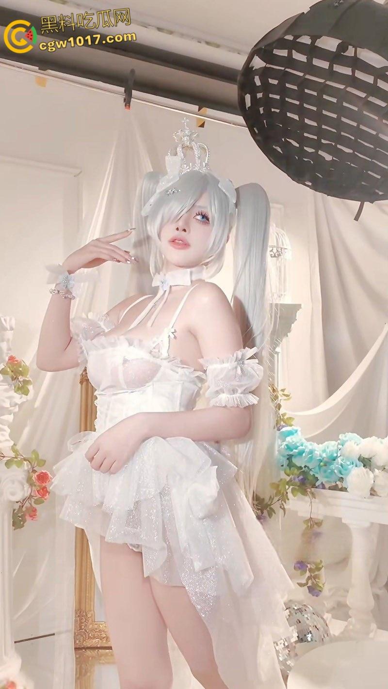 纯欲天花板【Byoru】,灰姑娘性感写真福利,巨乳翘臀透视蕾丝婚纱,极致诱惑眼神勾魂令人沉醉!