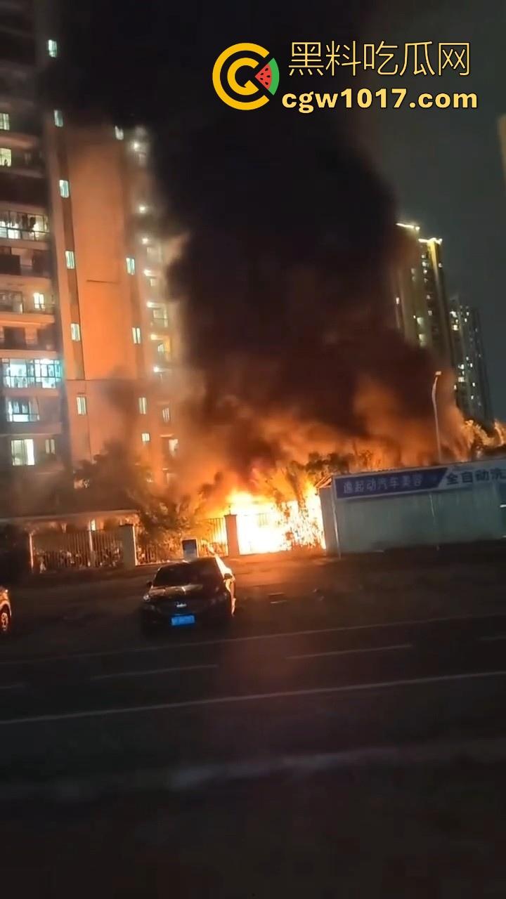 广东韶关碧桂园天玺湾,电动车充电自燃着大火,又是电动车着火,不管是在路上还是停车场真得离电车远点!