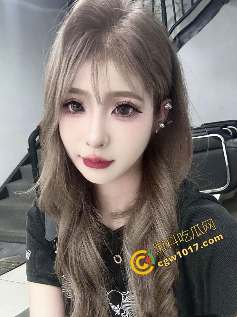 上海冷艳名媛夜夜被金主调教爽翻天:玲珑贵妇化身骚媚母狗,深喉肉搏,丰臀高撅,花心狂撞,欲仙欲死,极品尤物任君采撷!