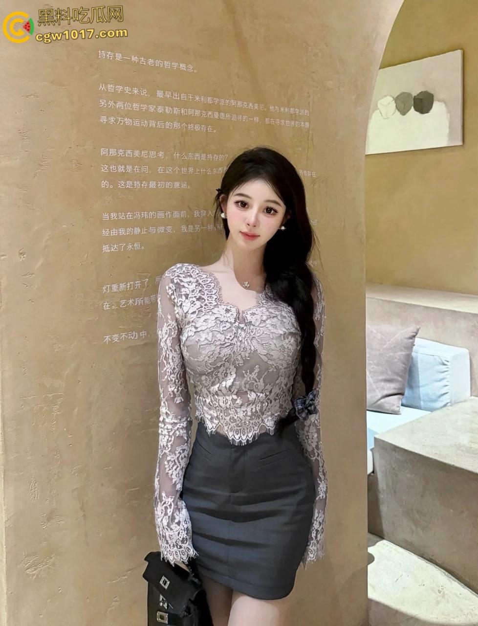 下午硬的受不了,把牛仔裤巨乳姐姐约出来,前凸后翘超长深沟,巨乳饱满主动骑乘,蜜穴在镜头前被肆意抽插!