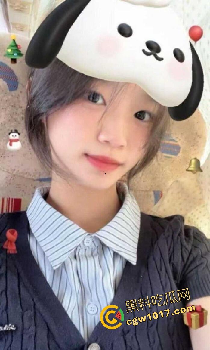 表面清纯可爱学生妹【邢可欣】长得一副人畜无害的脸,实则私下却是自慰福利姬,这小穴自插捅的,淫水泛滥!