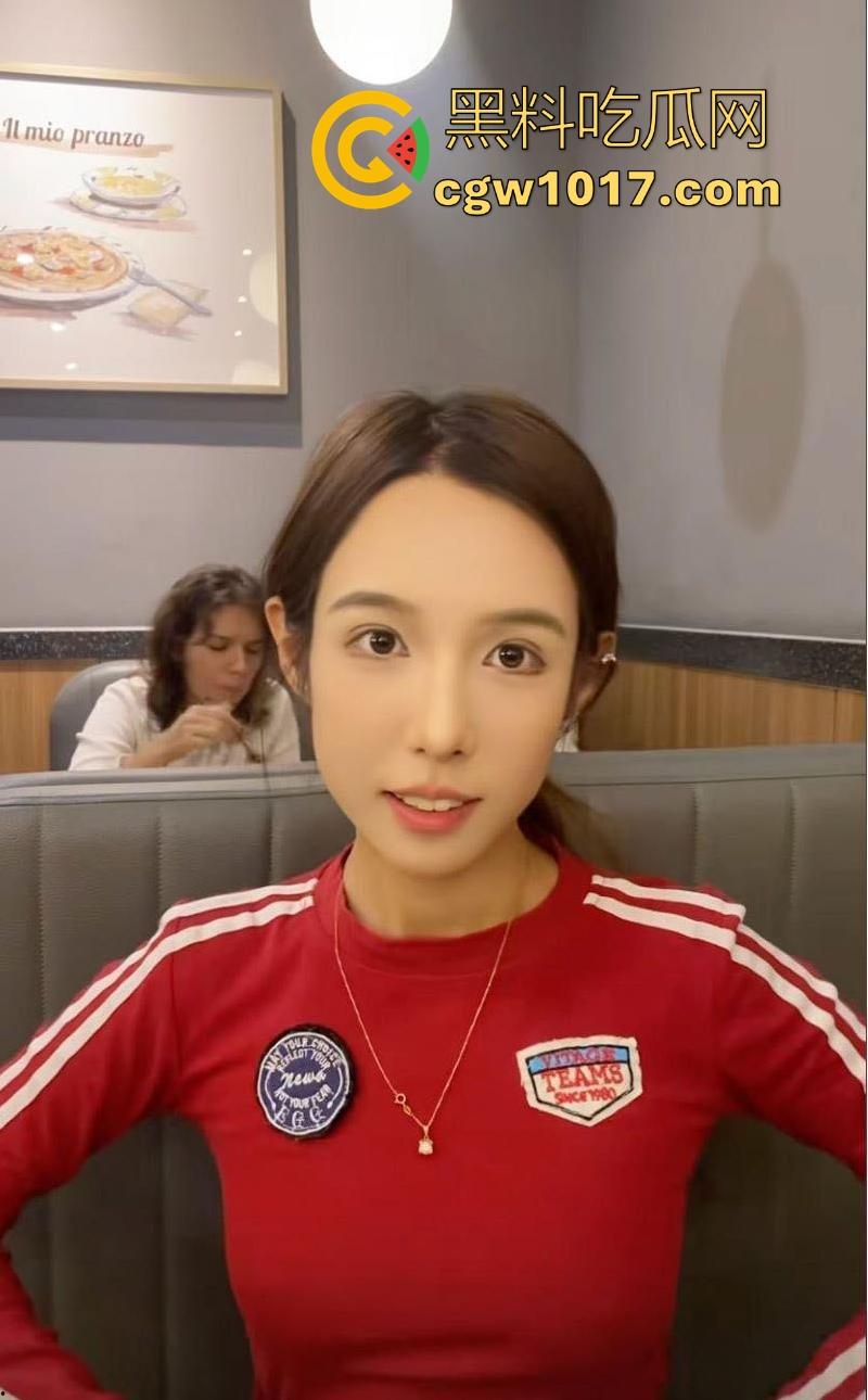 抖音15万粉丝网红【啊瓜满街跑】性爱视频被爆，调教03年极品女友，玩各种虐待性爱，把女友调教成私人玩物！