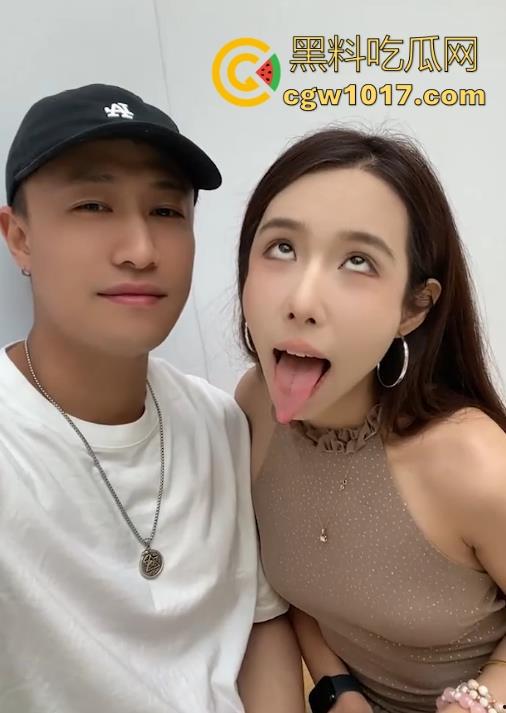 抖音15万粉丝网红【啊瓜满街跑】性爱视频被爆，调教03年极品女友，玩各种虐待性爱，把女友调教成私人玩物！