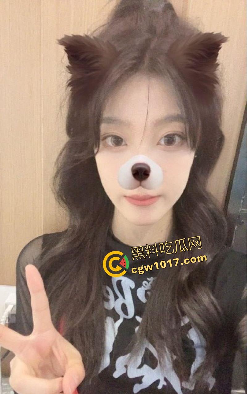 潍坊艺校摩天轮百米啪啪女主【袁雯晴】最新做爱视频曝光,高颜值小母狗,日常吃鸡做爱,各种场所都尝试过,玩法花式挑逗你下体!