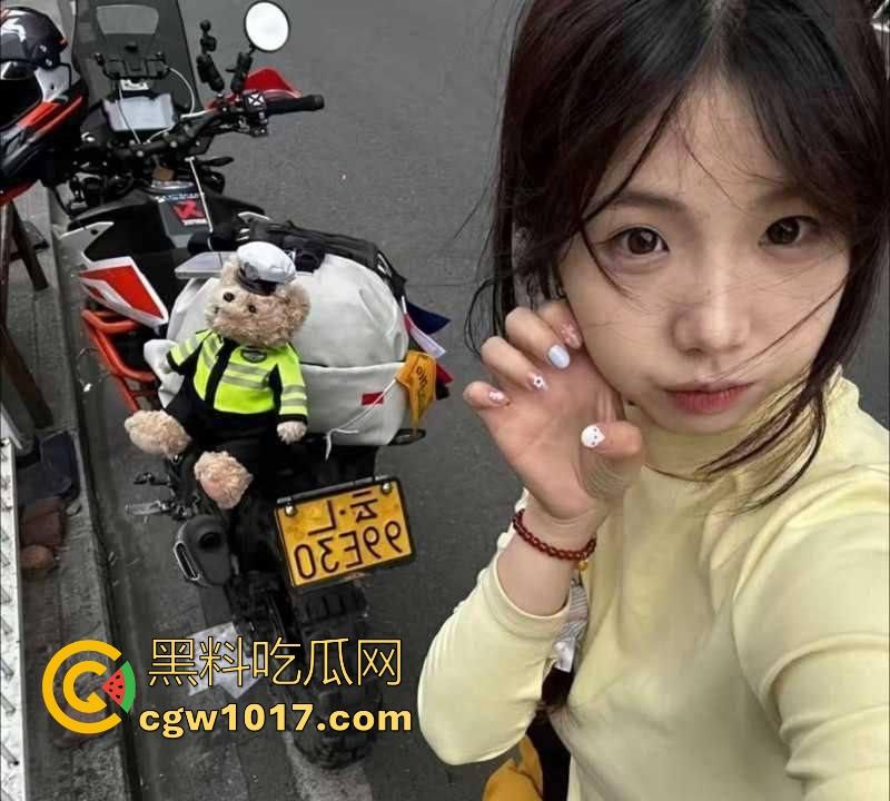 抖音热瓜骑行圈白兰鸽事件大曝光!纯欲女骑士傍富二代【木头叔叔】深夜酒店猛舔大屌,一晚十次打底,插完就甩!