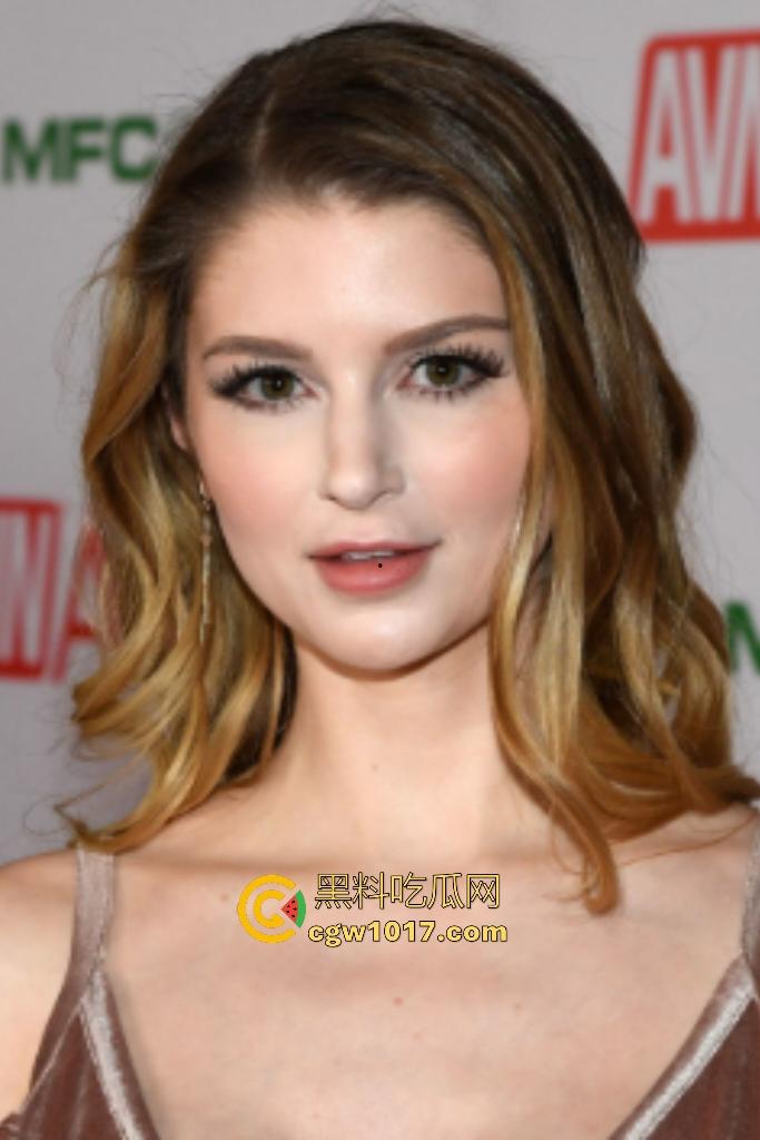 欧美金发巨乳少妇【Bunny Colby】,丈夫同意下偷情,翘臀后入被猛男巨屌狂捅,笑着享受乳交射浓精!