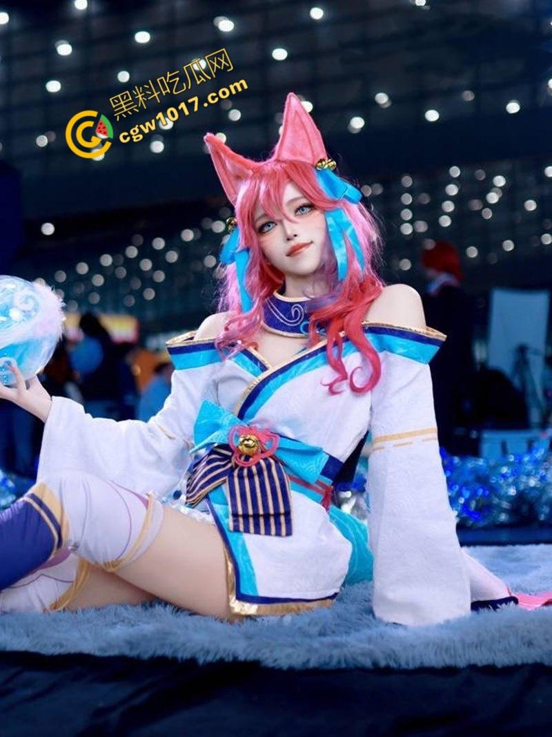 上海二次元火辣少女被金主狠操视频流出!丰胸翘臀,淫声不断,精液糊满娇颜,媚态横生,极致淫荡!