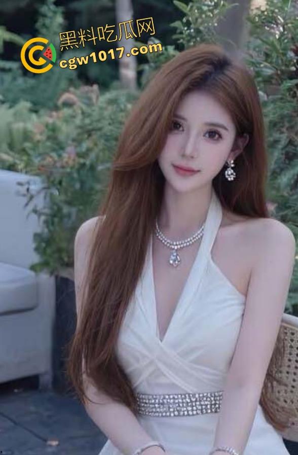 性欲超强嫂子强势上位，吊带丝袜情趣内衣性感诱惑，落地窗前漏出做爱，爽到淫水直流！