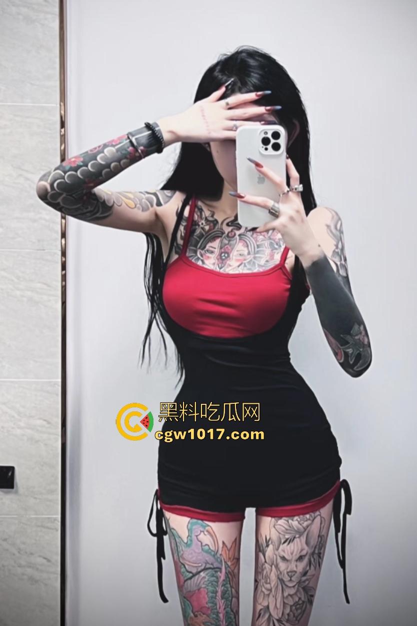 成都白天精神小妹集美们6打3!高跟踹头脱鞋底砸脑门太狠,三人牛逼抗打多人围殴,最后还得是男人来拉架!