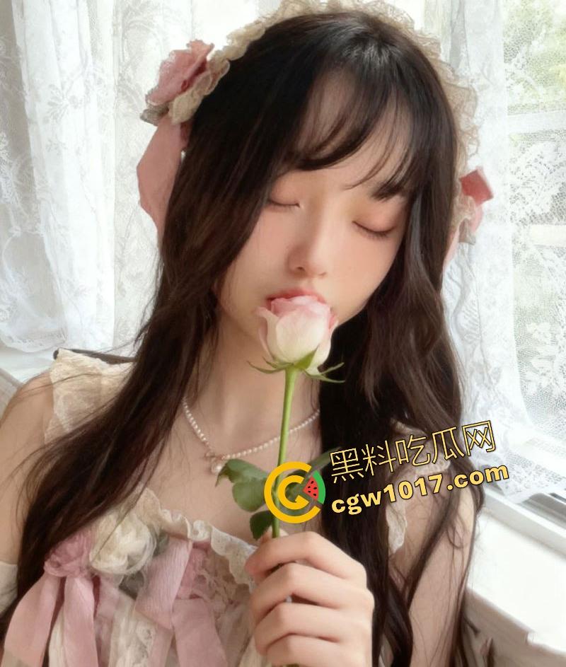 广西大学清纯可爱萝莉【廖莉莉】粉嫩公主裙的邻家萝莉,被捆绑锁喉狂顶,日常可爱到床上放荡的巨大反差的极致诱惑!