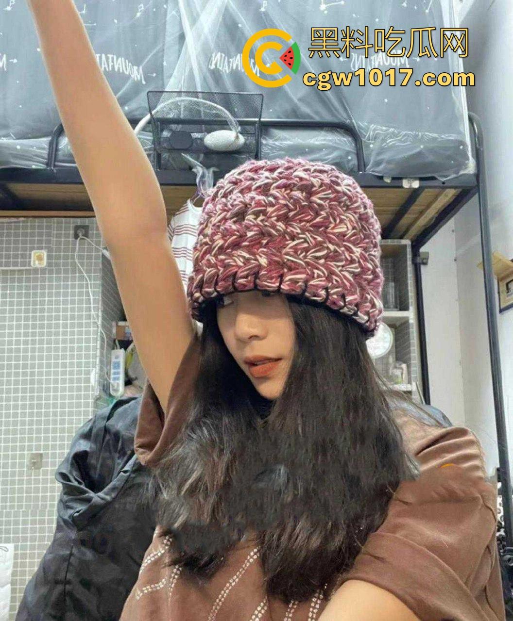 辽宁工商大学反差母狗【李思瑶】学弟心目中的白月光,堕落成了舔屌母狗,尽心尽力做好阴茎服务,辽工商大小母狗你值得拥有!