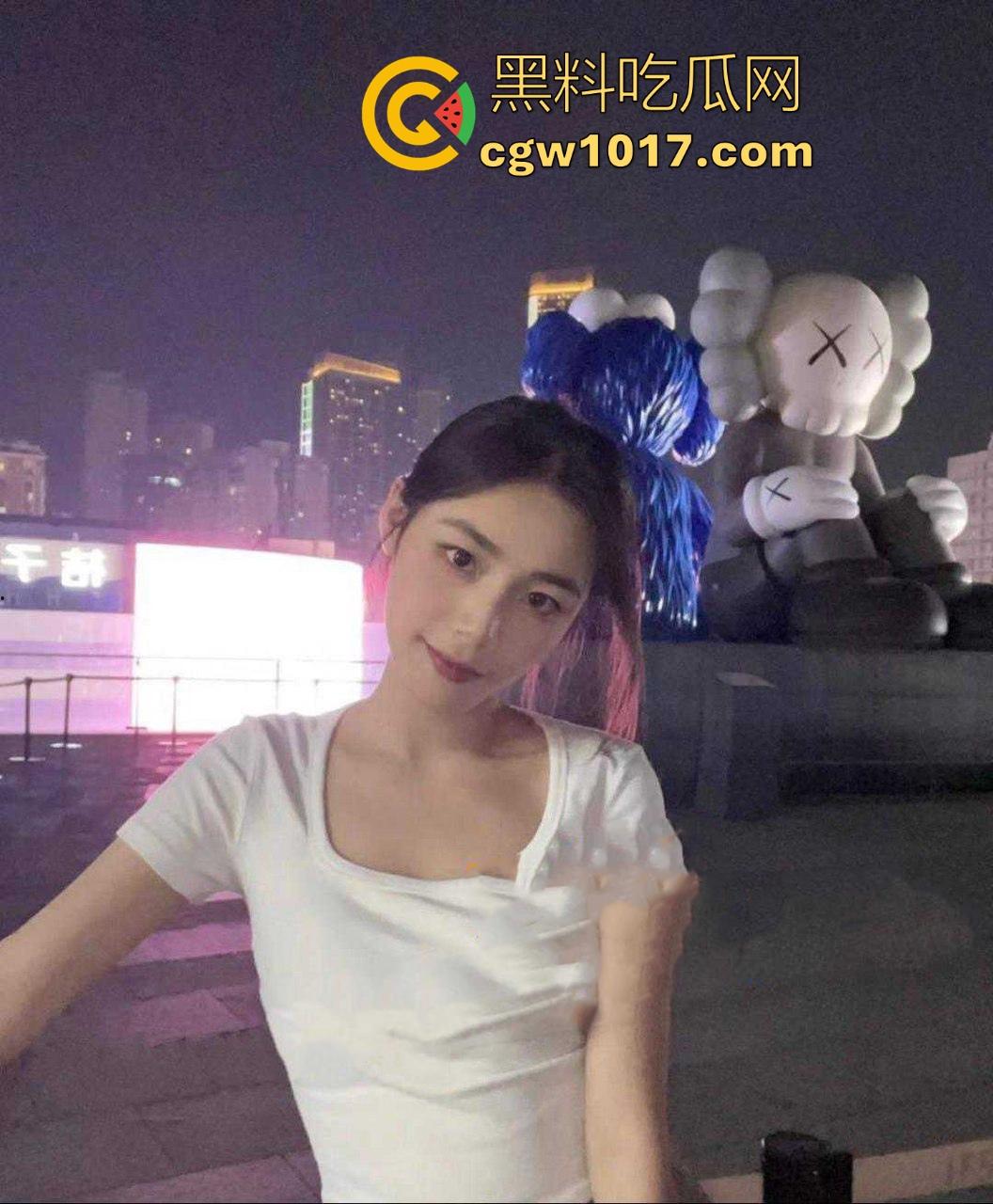 辽宁工商大学反差母狗【李思瑶】学弟心目中的白月光,堕落成了舔屌母狗,尽心尽力做好阴茎服务,辽工商大小母狗你值得拥有!