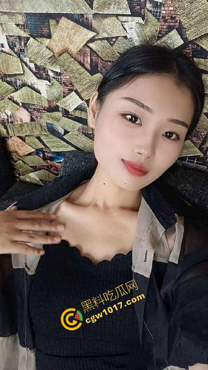 疯狂新婚夜：90后黑丝娇妻被伴郎疯狂爆操，绿帽老公兴奋拍摄，淫态视频网络大爆！