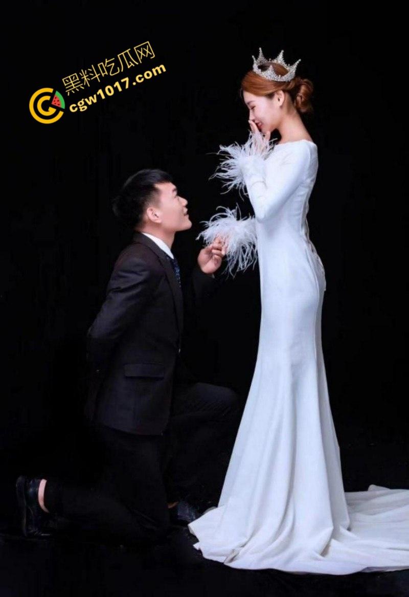 疯狂新婚夜：90后黑丝娇妻被伴郎疯狂爆操，绿帽老公兴奋拍摄，淫态视频网络大爆！